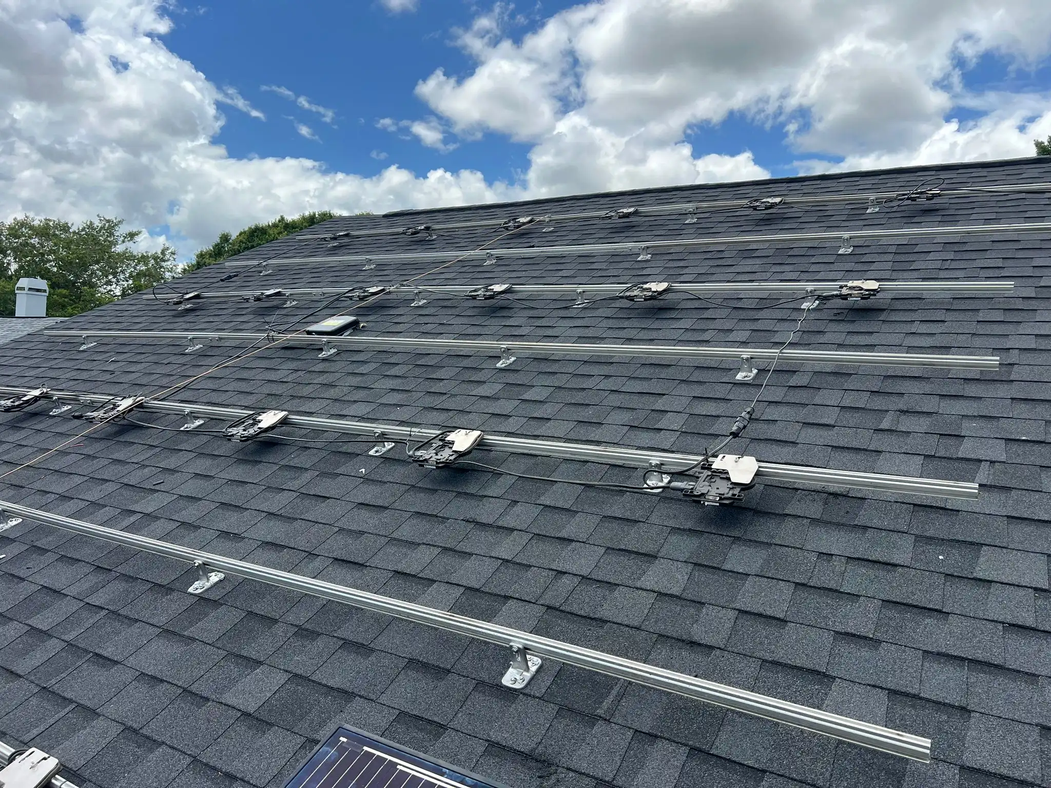 Seamless Solar Panel Integration on Shingle Roofs benefits